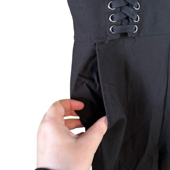 Elegant Black Jumpsuit – Adjustable Spaghetti Straps & Corset Lace-Up Waist - Picture 4 of 7